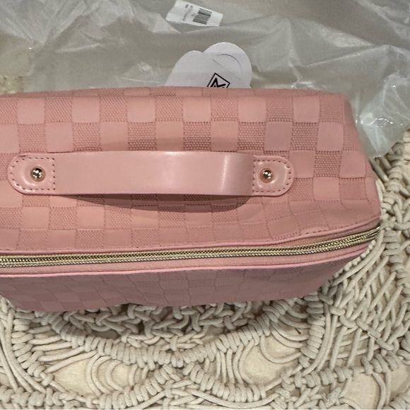 Pink Checkered Women's makeup/ toiletry Bag - Picture 5 of 13